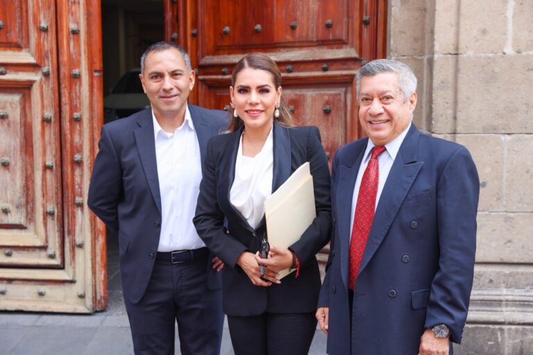 Participa Evelyn Salgado en reunión con AMLO