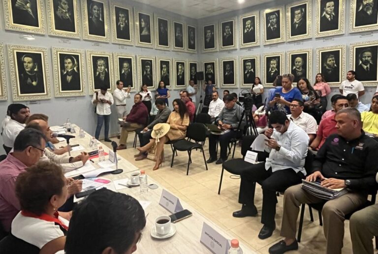 REALIZAN EN EL CONGRESO MESA INTERINSTITUCIONAL EN TORNO A REFORMA INTEGRAL EN MATERIA DE MOVILIDAD Y SEGURIDAD VIAL