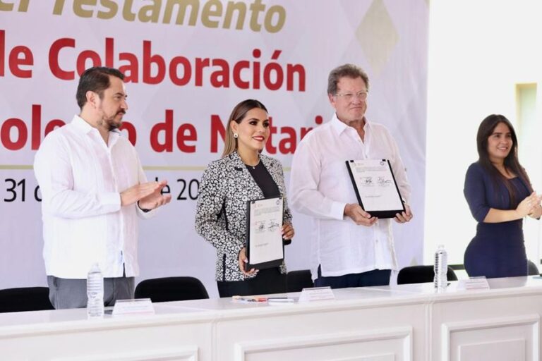 Firma Evelyn Salgado convenio con Notarios para dar arranque a la jornada de «Septiembre mes del Testamento»