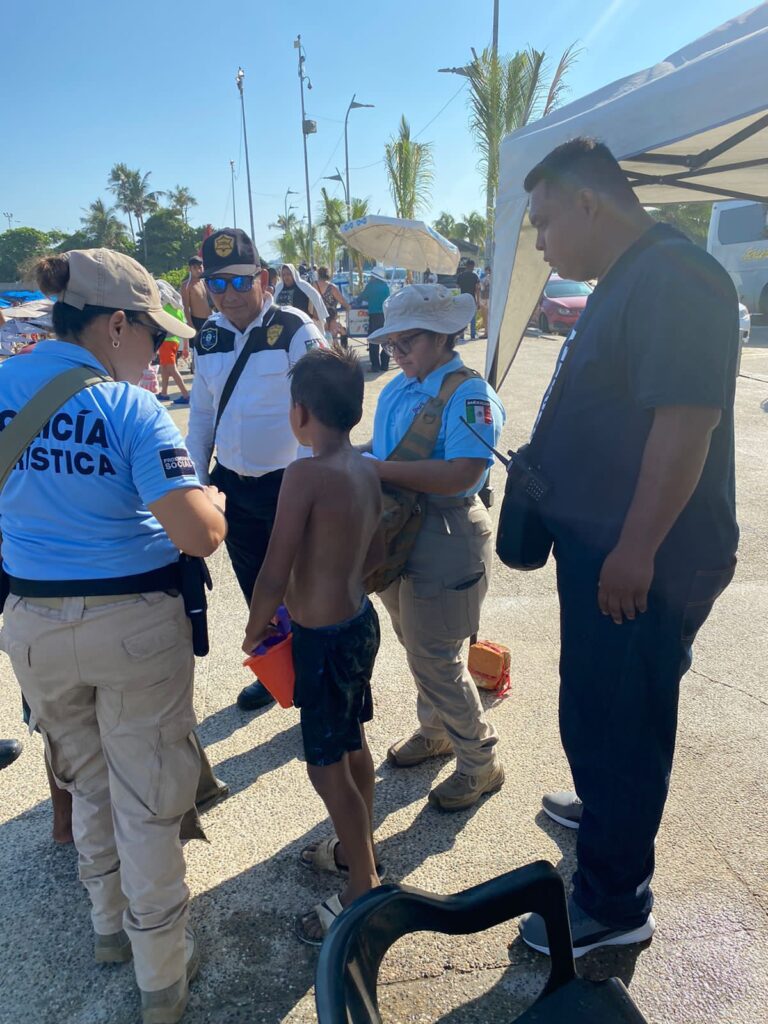 Brinda Gobierno de Abelina López Rodríguez más de 200 atenciones en esta temporada vacacional de verano