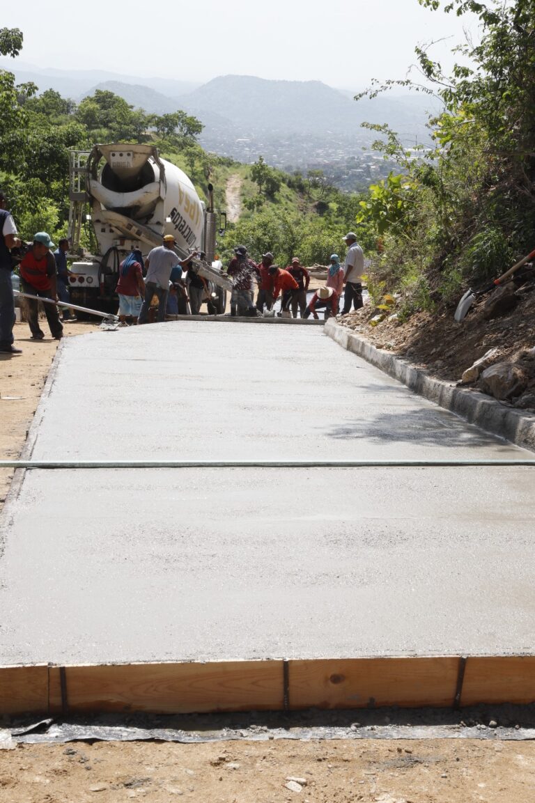 Trabaja Gobierno de Abelina López Rodríguez para mejorar la conectividad entre colonias de la periferia