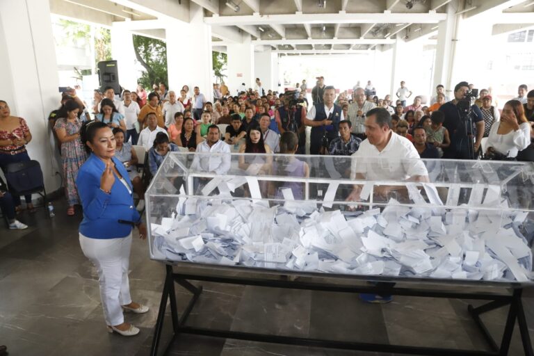 Realiza Abelina López sorteo predial Acapulco 2023