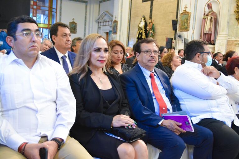 PRESIDENTA DE LA CDHEG ASISTE A LA ENTREGA DE LA PRESEA SENTIMIENTOS DE LA NACIÓN