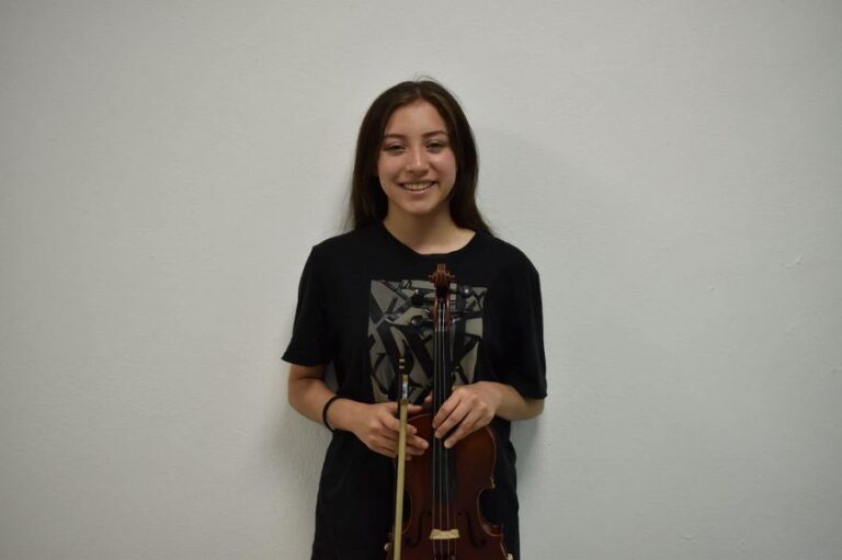 Cuenta siempre con mi apoyo y cariño, nunca dejes de soñar en grande; estoy segura que tu talento seguirá brillando y poniendo en alto el nombre de Guerrero: Evelyn Salgado