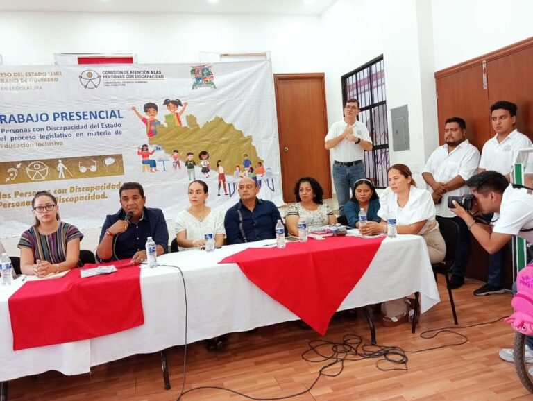 DELEGACIÓN COSTA CHICA ASISTE A MESA DE TRABAJO EN DISCAPACIDAD