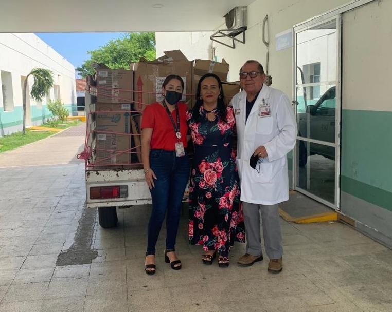 Entrega Gobierno de Abelina López Rodríguez donativo de insumos al Hospital Donato G. Alarcón