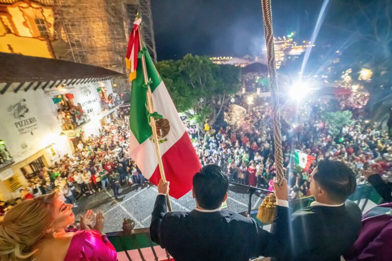 EN TAXCO PUEBLO MÁGICO SE LLEVA A CABO EL 213 ANIVERSARIO DEL INICIO DE LA INDEPENDENCIA EN MÉXICO
