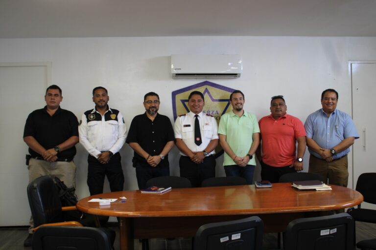 Brinda Gobierno de Abelina López Rodríguez apoyo en la realización de eventos en el puerto