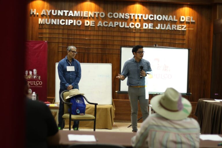 Capacita Gobierno de Abelina López Rodríguez a funcionarios municipales