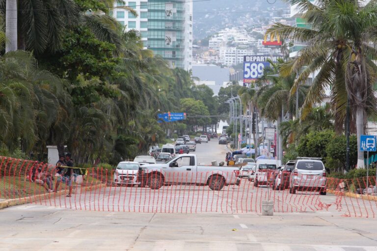 Informa Gobierno de Abelina López Rodríguez que se reabrirá la vialidad en La Condesa este domingo después de las 5 de la tarde