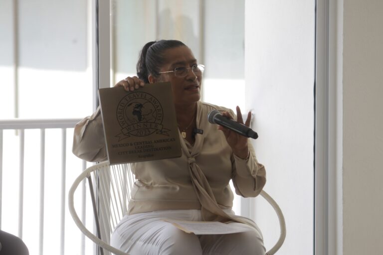 Presenta Abelina López Rodríguez la agenda turística de Acapulco»