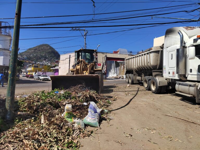 Recolecta Gobierno de Abelina López Rodríguez 90 toneladas de basura en la Progreso
