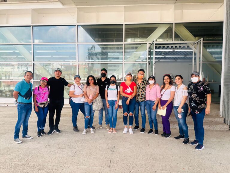 Dota Gobierno de Abelina Lopez Rodríguez de medicamentos a Centros de Salud