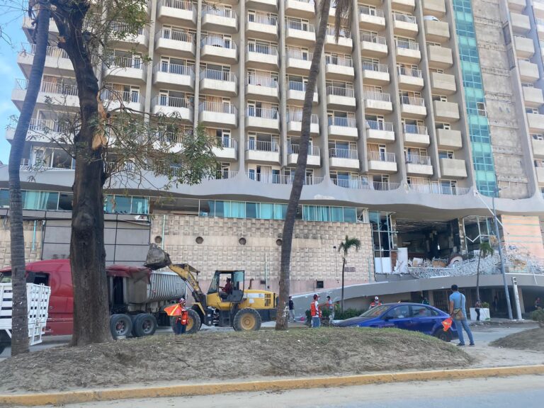 Realiza Gobierno de Abelina López Rodríguez acuerdo con empresarios hoteleros