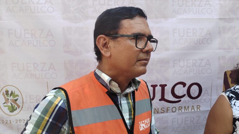 Trabaja Gobierno de Abelina López Rodríguez en rehabilitación del alumbrado público