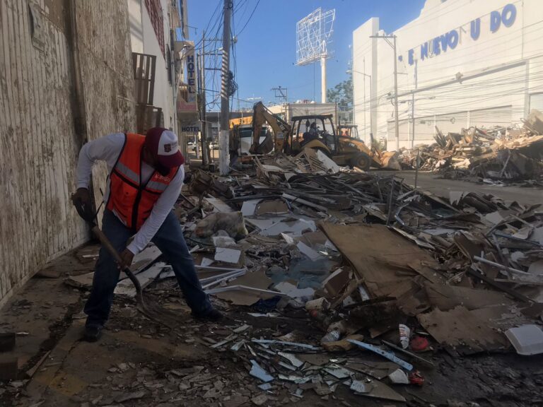 Realiza Gobierno de Abelina López Rodríguez labores de limpieza en Hornos Insurgentes
