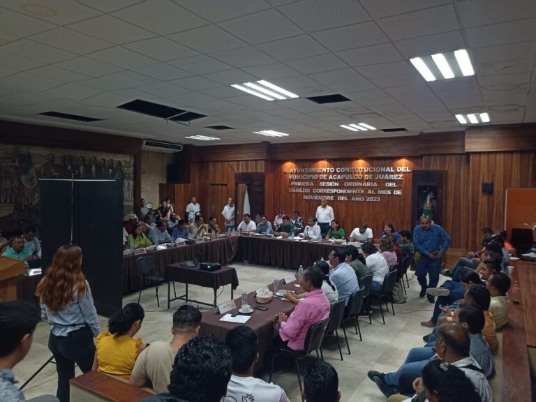 Reconocen ediles el trabajo de Abelina López Rodríguez durante la contingencia por “Otis”