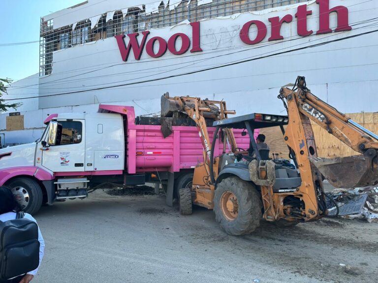 Recolecta Gobierno de Abelina López Rodríguez ciento once toneladas de desechos en la colonia Centro