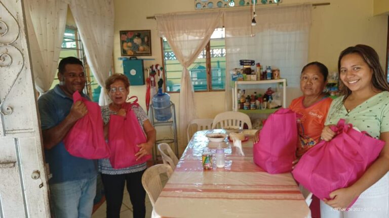 La UAGro, a través del hospital veterinario y en colaboración con el H. Ayuntamiento de Coyuca de Benítez, proporcionó servicios veterinarios