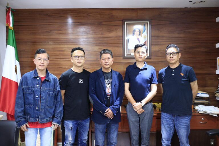 Recibe Gobierno de Abelina López Rodríguez a representantes de la Comunidad China