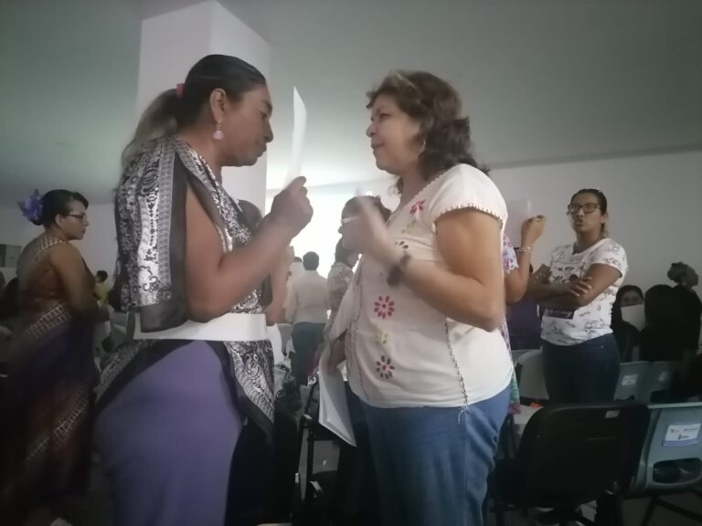 Otis, te dejo ir: terapia para acapulqueños para superar al huracán que los devastó