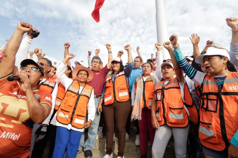 Encabeza Abelina López Rodríguez jornada masiva de limpieza en playas de Acapulco