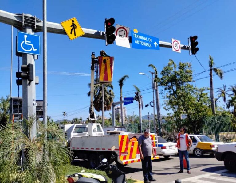 Repara Gobierno de Abelina López Rodríguez cruceros afectados por “Otis”