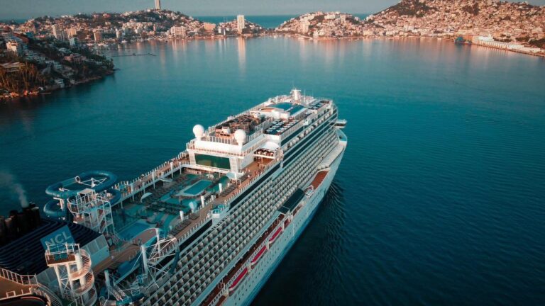 Llega a Acapulco el primer crucero del 2024 con más de 5 mil personas a bordo
