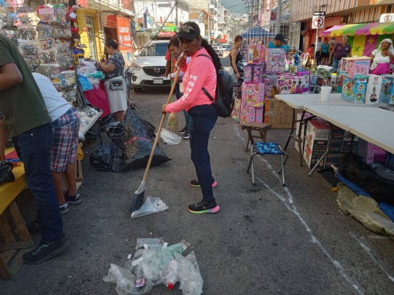 Recolecta Gobierno de Acapulco 14 toneladas de basura tras fiesta de Día de Reyes