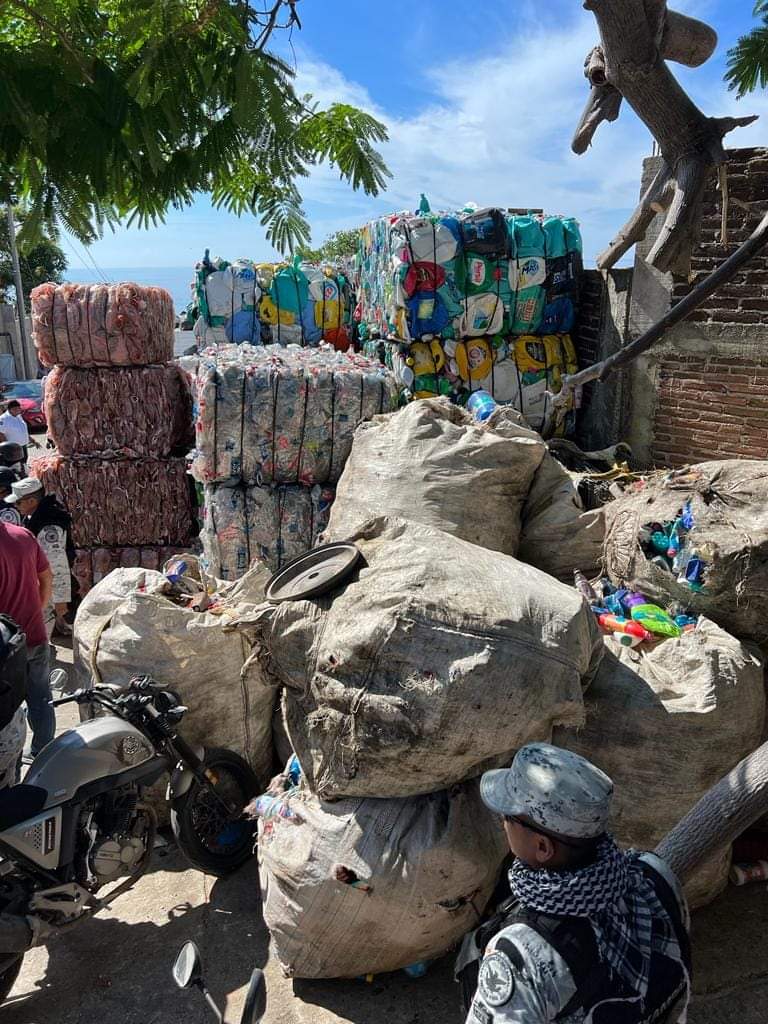 Libera Gobierno de Acapulco vía pública en Jardín Mangos