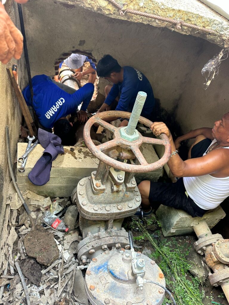 Sustituye Gobierno de Acapulco tubería en Cumbres de Figueroa