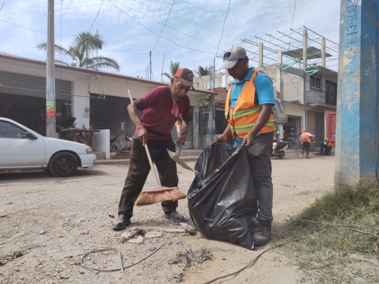 Refuerza Gobierno de Acapulco labores de limpieza en diversos puntos de zona Diamante