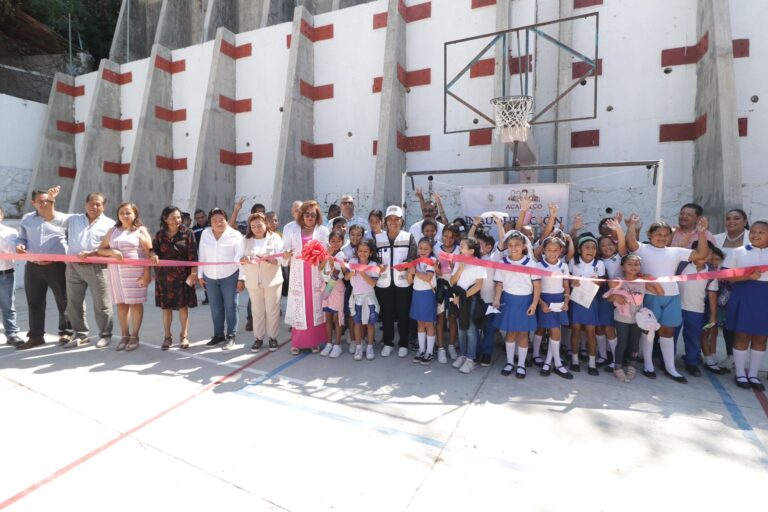 Realiza Gobierno de Acapulco diversas obras públicas a escuelas y colonias
