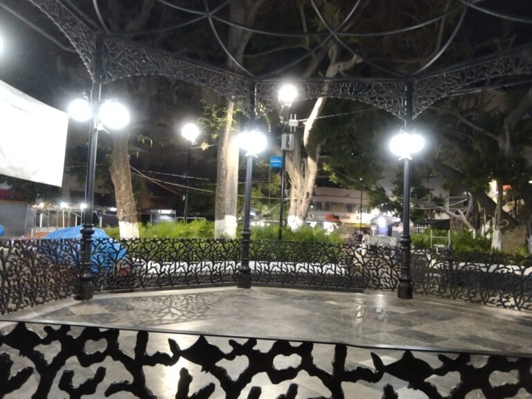 Restablece Gobierno de Acapulco alumbrado público en colonias y espacios públicos