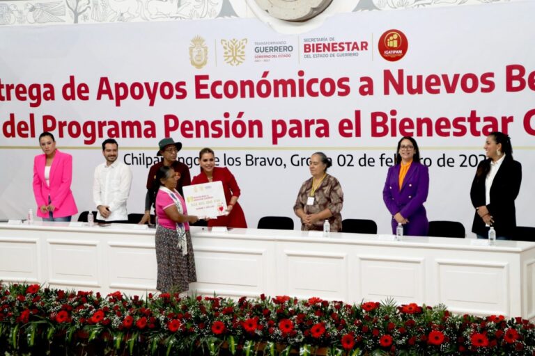 ACOMPAÑA DIPUTADA CITLALI CALIXTO A LA GOBERNADORA EVELYN SALGADO EN ENTREGA DE APOYOS PARA EL BIENESTAR