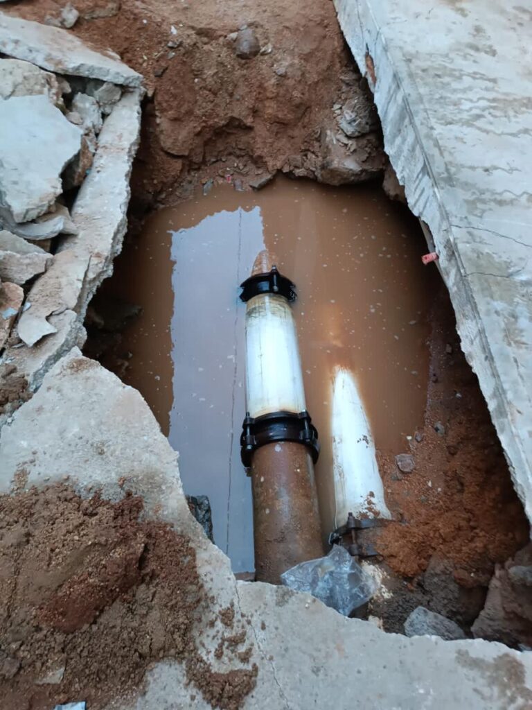 Repara la CAPAMA fugas de agua potable y rehabilita tubería hidrosanitaria