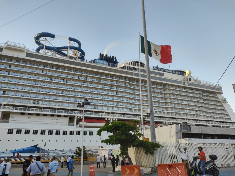 Llega a Acapulco el segundo crucero del 2024 con más de cuatro mil personas a bordo