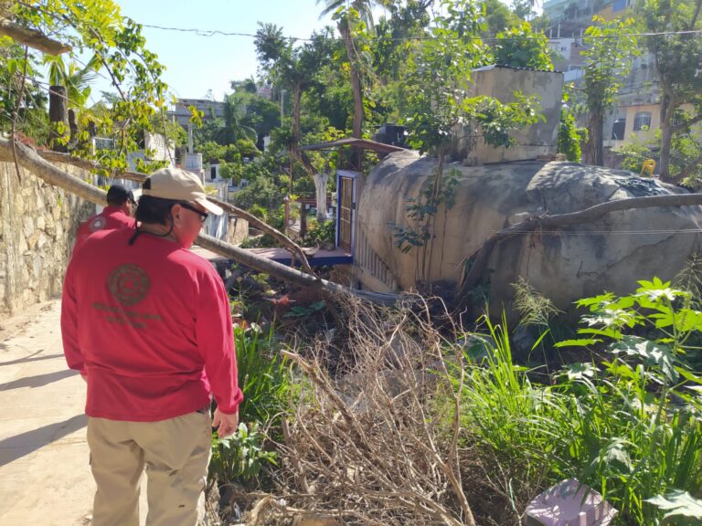 Inicia Gobierno de Acapulco limpieza de canales, presas y desarenadoras