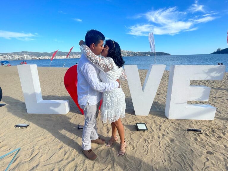 Agradecen recién casados al Gobierno de Acapulco por “Bodas Colectivas 2024”