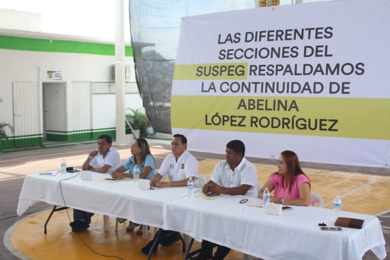 Respaldan todos los líderes del SUSPEG la continuidad de Abelina López Rodríguez