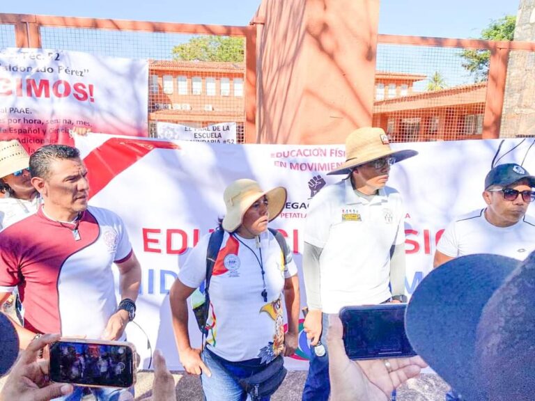 Salieron a protestar profesores de los municipios de Zihuatanejo, Petatlán, La Unión y Coahuyutla