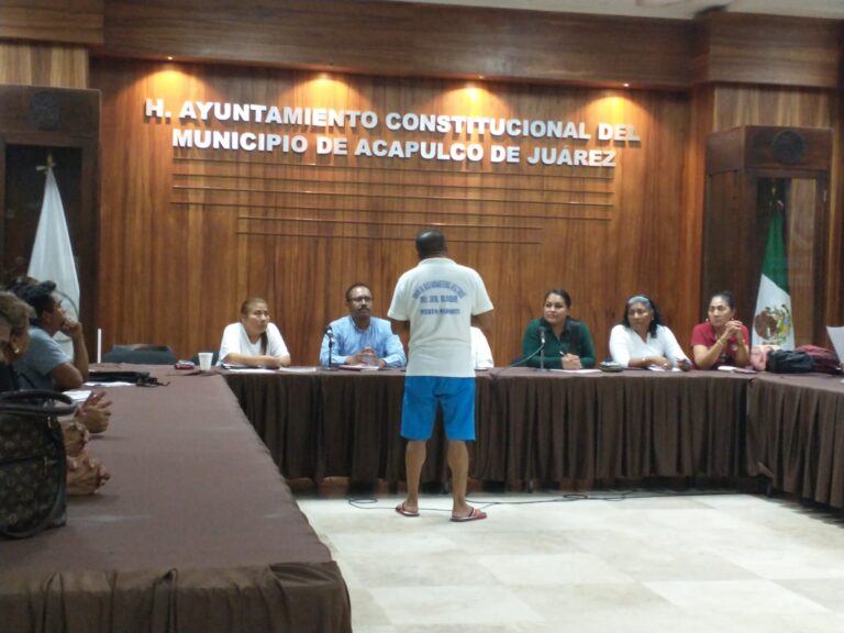 Sostiene Gobierno de Acapulco reunión de trabajo con restauranteros de Puerto Marqués