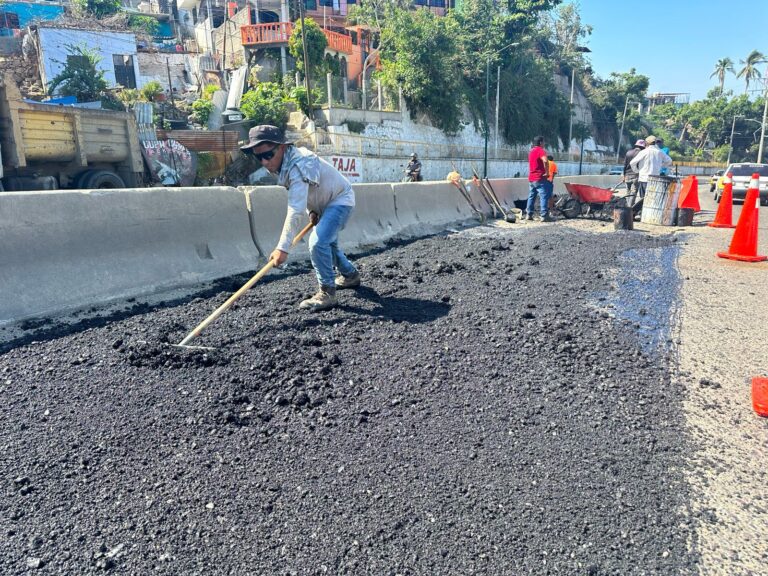 Rehabilita Gobierno de Acapulco vialidades con concreto asfáltico e hidráulico