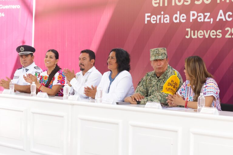 Realizan corte de listón de la Feria por La Paz en Acapulco
