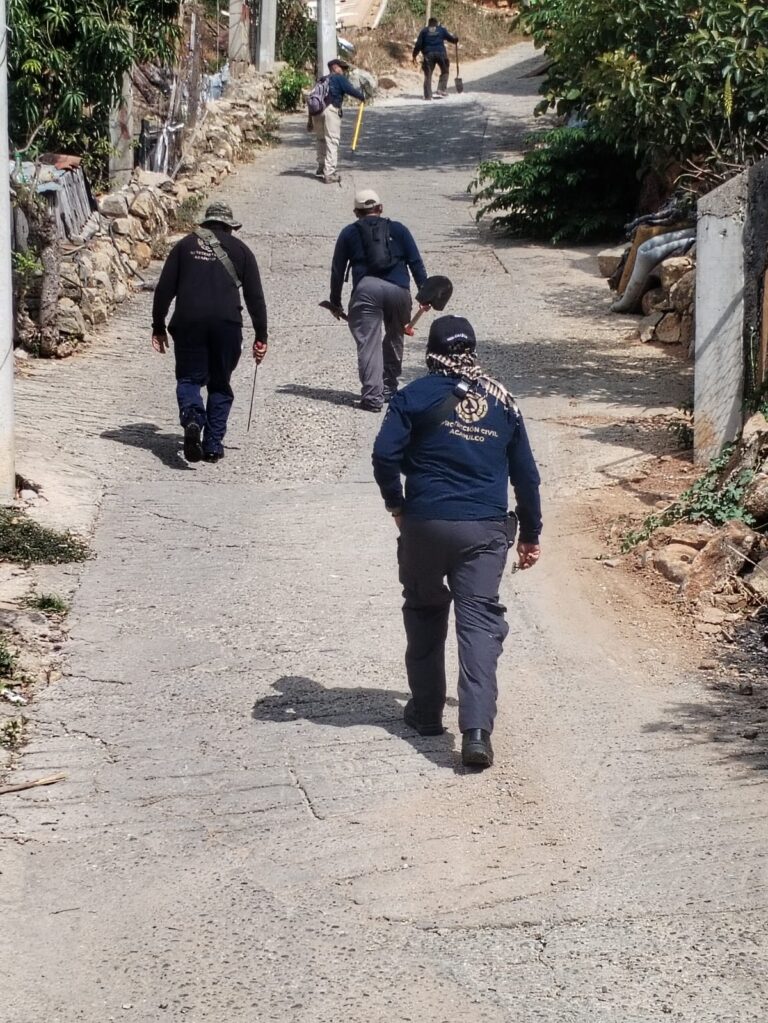 Sofoca Gobierno de Acapulco incendio en parte alta de la colonia Burócratas