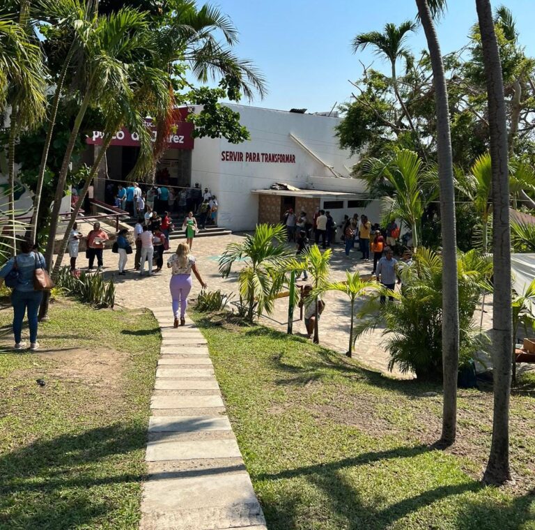 Atiende Gobierno de Acapulco a prestadores de servicios turísticos