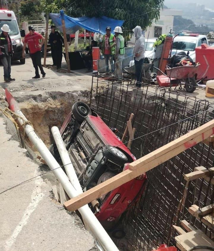 Exhorta Gobierno de Acapulco a tomar precauciones ante cierre de circulación en avenida Escénica