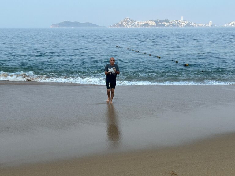 Las playas de Acapulco se encuentran aptas para bañistas