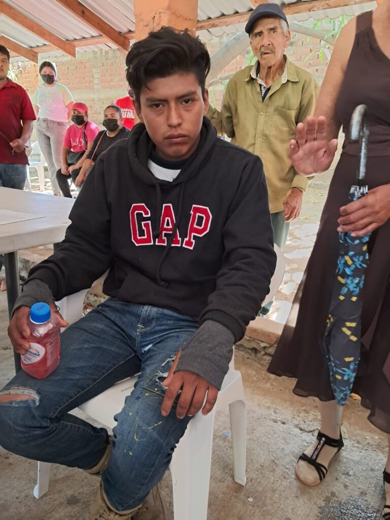 Atrapan pobladores de la Sierra a un integrante de la Familia Michoacana