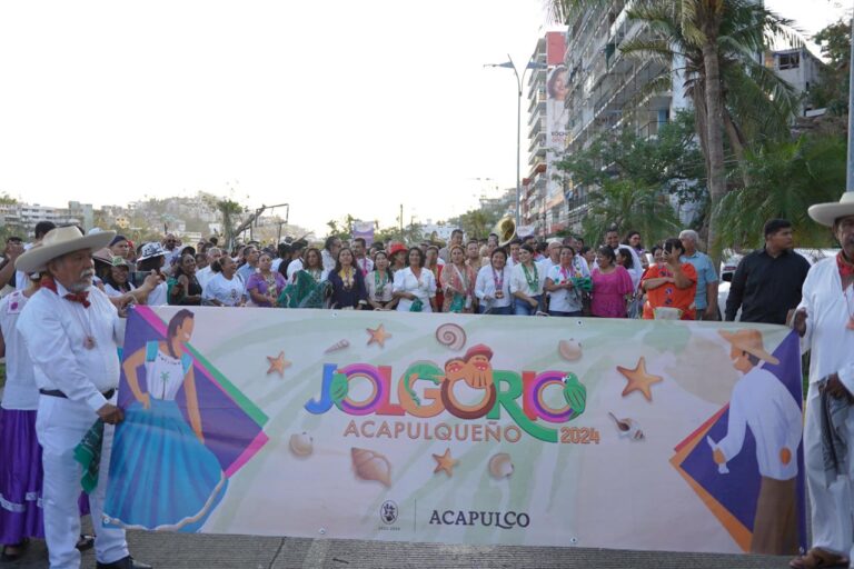Más de 6 mil personas recorren Costera en Jolgorio Acapulqueño 2024